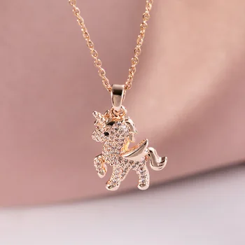 Klasik Sparkle Zirkon Unicorn Paslanmaz Çelik Kolye Kadınlar için Charm Şanslı Unicorn hayvan figürlü mücevherat Doğum Günü Hediyeleri Kızlar için