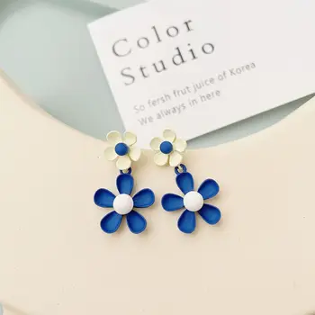 Klein Mavi Saplama Beyaz Çiçek Küpe Niş Tasarım Küpe Kadınlar İçin kore modası takı Tasarım Kişiselleştirilmiş Küpe